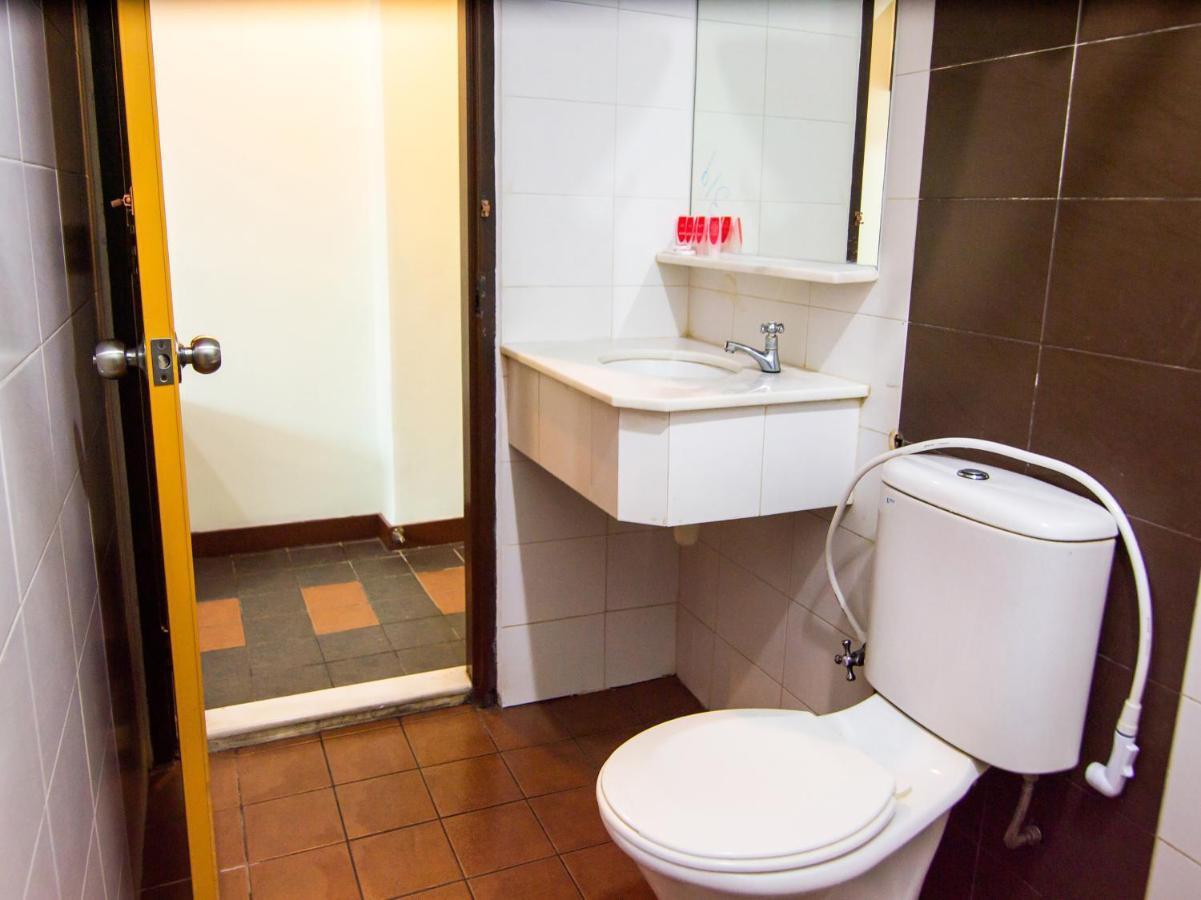 Oyo 89408 Royal Hotel Keningau Esterno foto